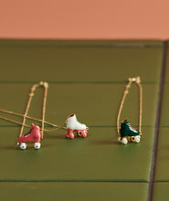 画像をギャラリービューアに読み込む, 複数のローラースケートの金のネックレス