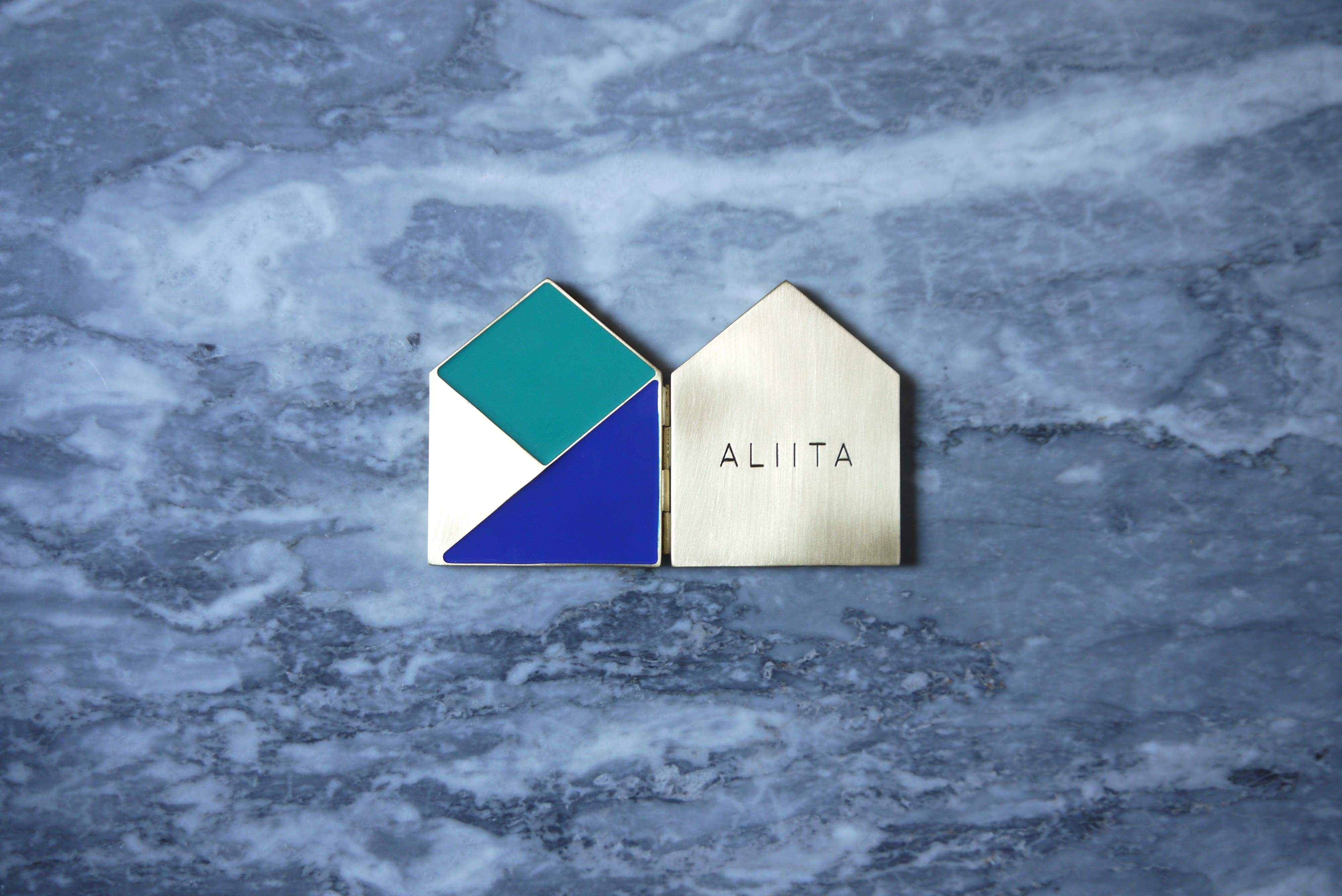 BRASS POCKET MIRROR DESIGNED BY HAIDYNE AZEVEDO X ALIITA