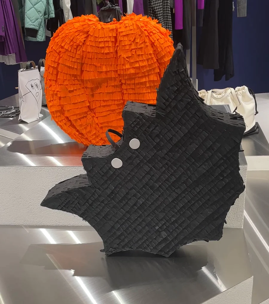 HALLOWEEN INSTALLATION AT GINZA SIX IN TOKYO