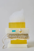 画像をギャラリービューアに読み込む, 石鹸のターコイズネックレス
