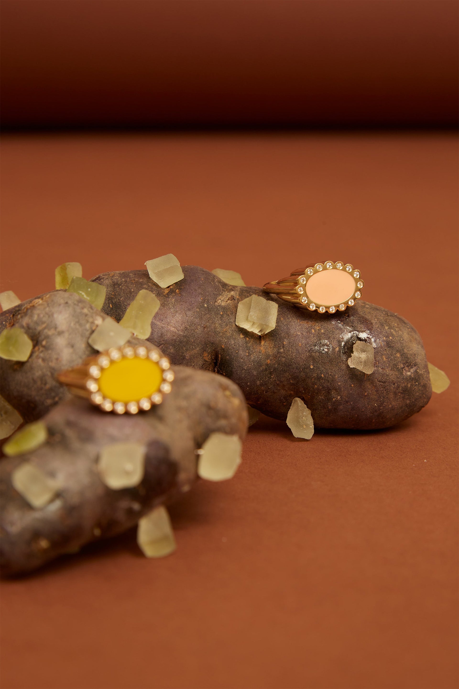 ダイヤモンドのついた18金の指輪